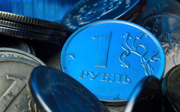 Курс юаня на Мосбирже превысил  ₽14 после решения ЦБ сохранить ставку